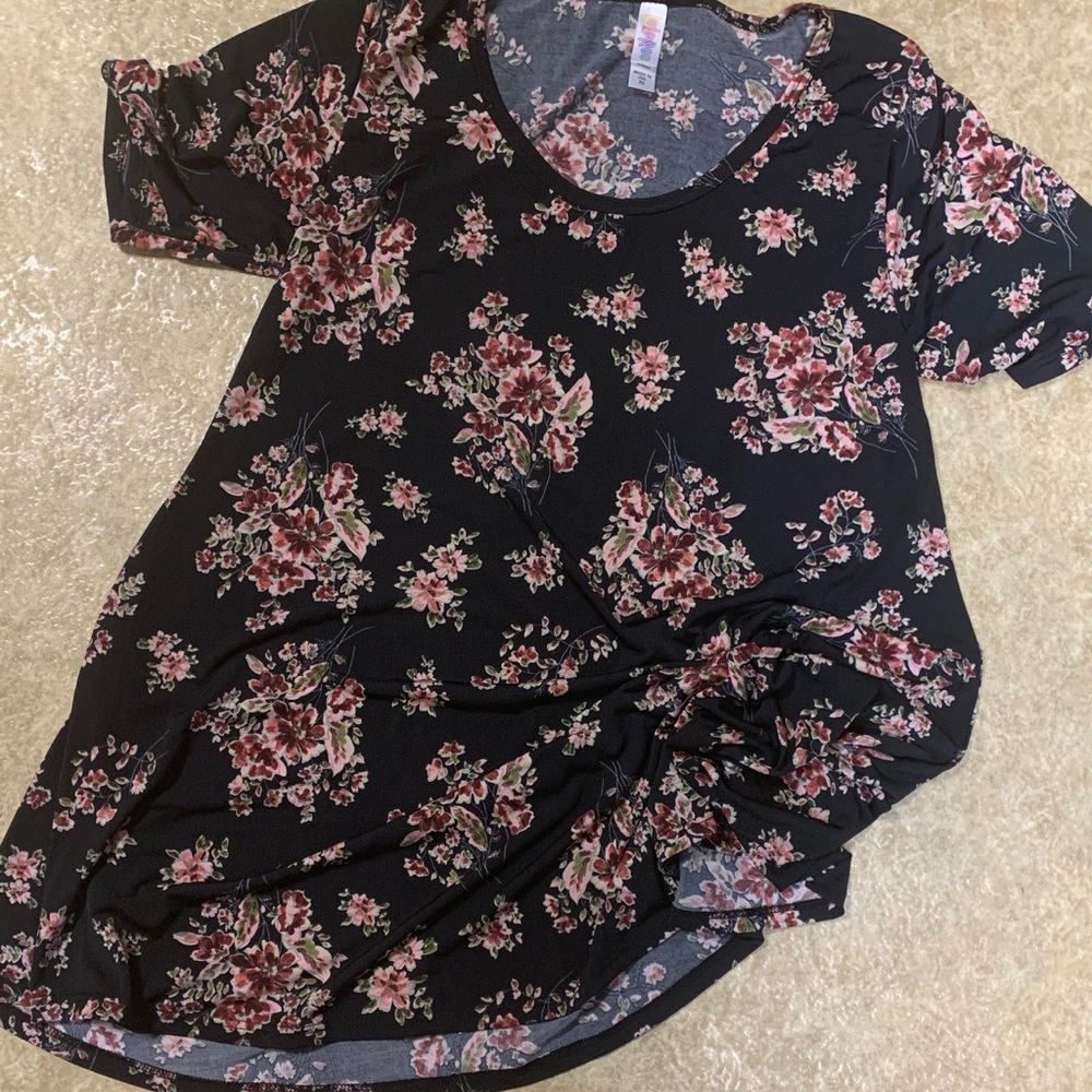LulaRoe Perfect T